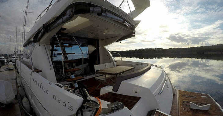 Rent a yacht in Marina Mandalina - Prestige 620 S
