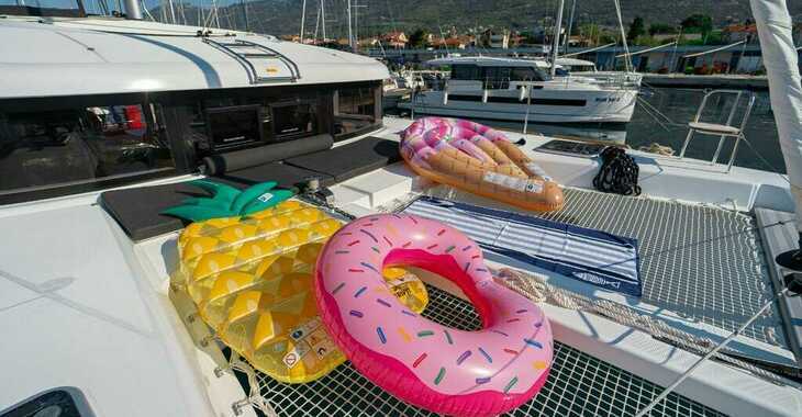 Rent a catamaran in Marina Kastela - Lagoon 40 - 4 + 2 cab