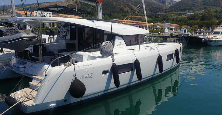 Chartern Sie katamaran in Porto di Tropea - Lagoon 42 - 4 + 1 cab.