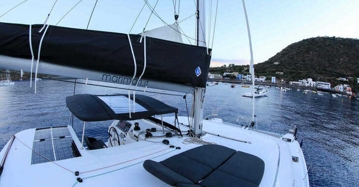 Rent a catamaran in Porto di Tropea - Lagoon 42 - 4 + 1 cab.