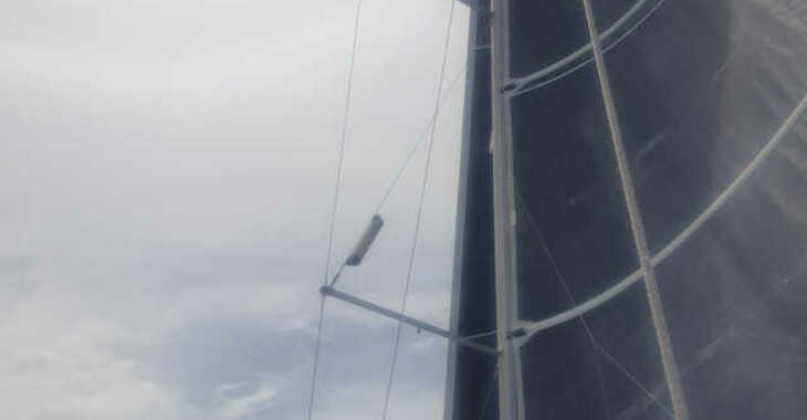 Rent a sailboat in Porto di Tropea - Sun Odyssey 410 - 3 cab.