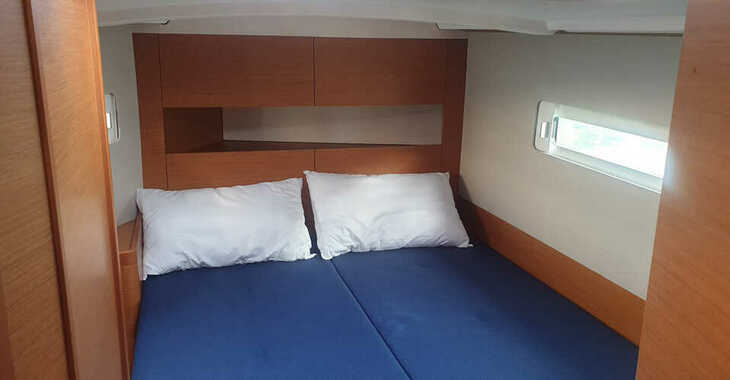 Chartern Sie segelboot in Porto di Tropea - Sun Odyssey 410 - 3 cab.