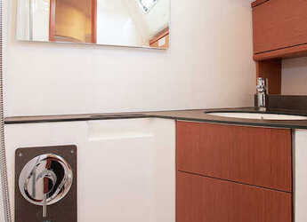 Rent a sailboat in Marina Kastela - Bavaria Cruiser 46 - 4 cab.