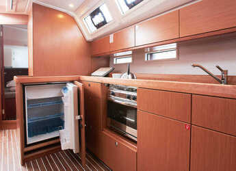 Rent a sailboat in Marina Kastela - Bavaria Cruiser 46 - 4 cab.