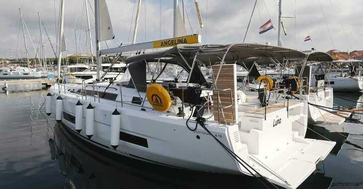 Rent a sailboat in Sangulin Marina - Dufour 470 - 4 cab.
