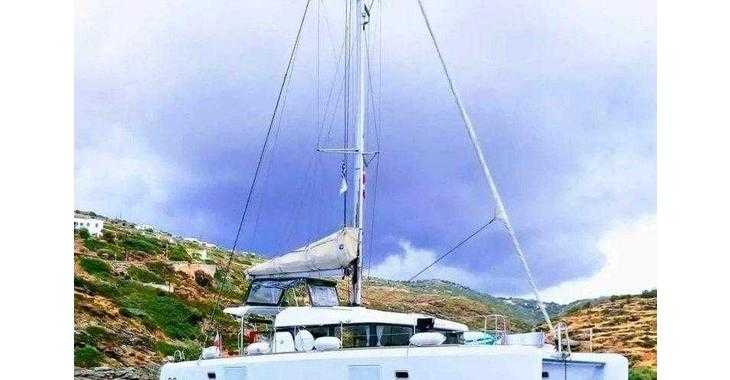Rent a catamaran in Paros Marina - Lagoon 39 - 4 + 1 cab.