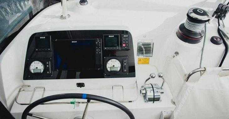 Rent a catamaran in Lefkas Marina - Lagoon 42 - 4 + 2 cab.