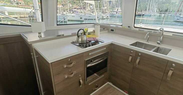 Rent a catamaran in Maya Cove, Hodges Creek Marina - Bali 4.4 - 4 + 1 cab.
