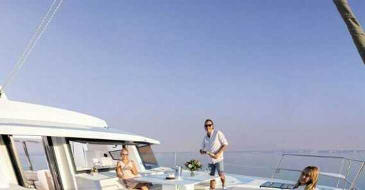 Rent a catamaran in Maya Cove, Hodges Creek Marina - Bali 5.4 - 6 + 2 cab.