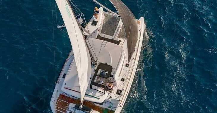 Rent a catamaran in Maya Cove, Hodges Creek Marina - Lagoon 40 - 4 + 2 cab