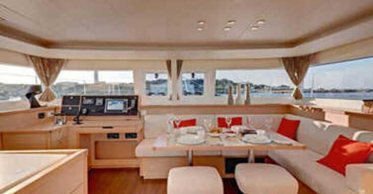 Rent a catamaran in Maya Cove, Hodges Creek Marina - Lagoon 450 S OW Deluxe 3 + 2 cab.
