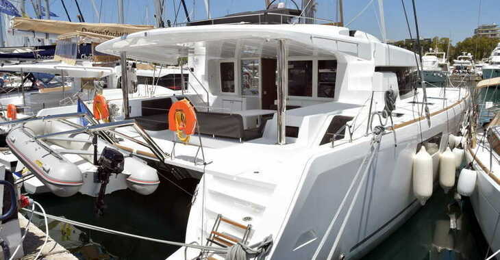Rent a catamaran in Maya Cove, Hodges Creek Marina - Lagoon 52 - 6 + 2 cab.