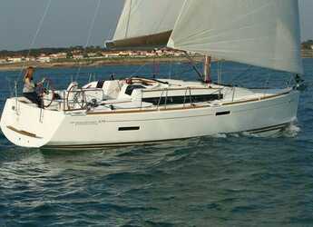 Rent a sailboat in Maya Cove, Hodges Creek Marina - Sun Odyssey 379