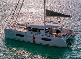 Rent a catamaran in Port Vell - Lagoon 40