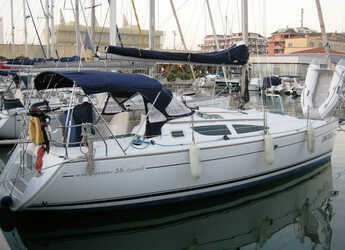 Rent a sailboat in Marina di Nettuno - Sun Odyssey 35