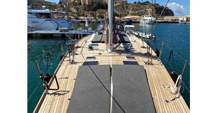 Rent a sailboat in Porto di Tropea - Dynamique 62