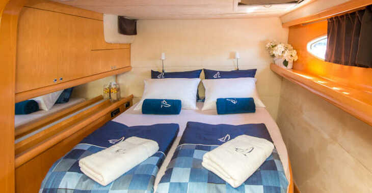 Rent a catamaran in SCT Marina Trogir - Eleuthera 60