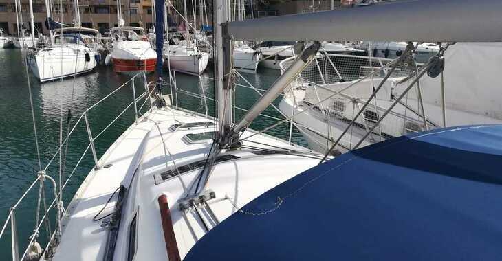 Rent a sailboat in Punta Ala - Oceanis 323