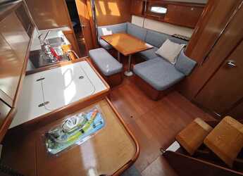 Noleggiare sailboat in Ece Marina - Oceanis 40