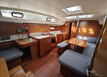 Noleggiare sailboat in Ece Marina - Oceanis 40