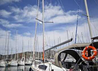 Noleggiare sailboat in Ece Marina - Oceanis 40