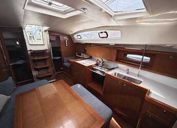 Noleggiare sailboat in Ece Marina - Oceanis 40
