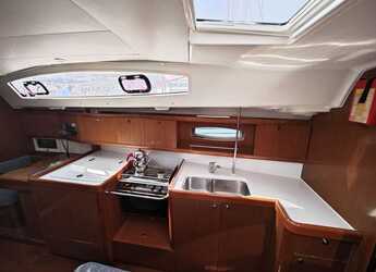 Noleggiare sailboat in Ece Marina - Oceanis 40