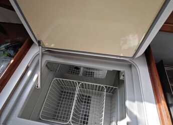 Noleggiare sailboat in Ece Marina - Oceanis 40