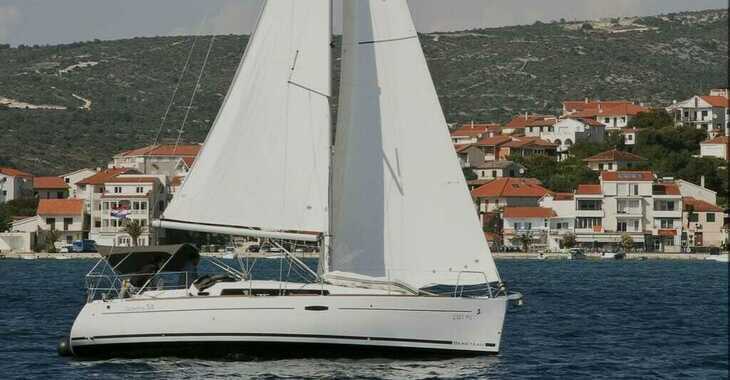 Rent a sailboat in Nidri Marine - Oceanis 34