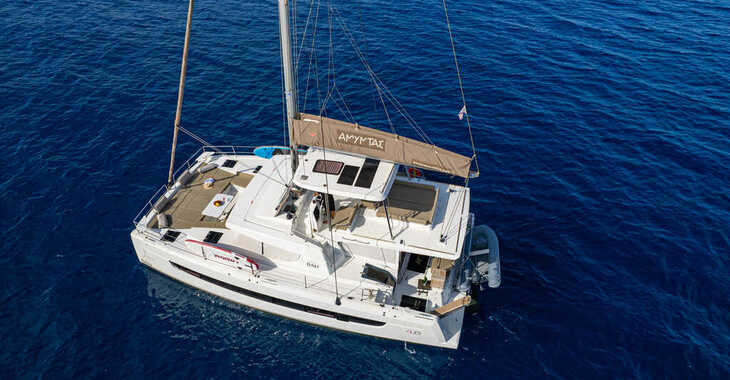 Alquilar catamarán en Lavrion Marina - Bali 4.6 OPEN SPACE ( 6 cabins, SOUNTLESS GENERATOR , WATER MAKER , SOLAR PANEL , A/C 6 UNITS , WATERMAKER, DISHWASHER , BOTTLE WATER TO FREEZER, TV EXCELENCE PACK )