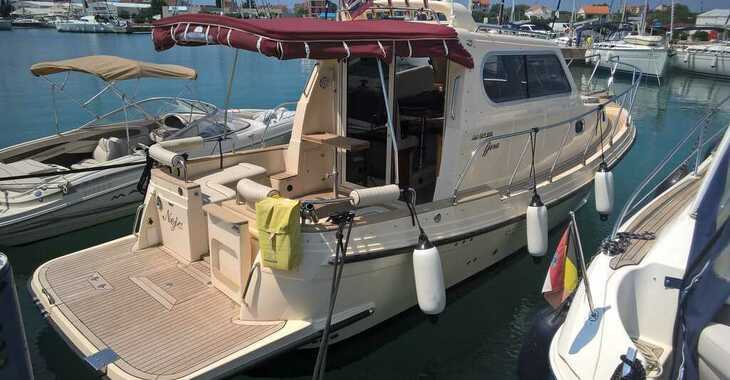 Rent a motorboat in Jezera ACI Marina - Damor 980 Fjera