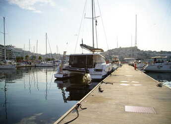 Alquilar catamarán en Kavala - Marina Perigialiou - Isla 40 (A/C & Watermaker & Generator - 4+1 Cabins/4 Heads)