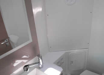 Alquilar catamarán en Kavala - Marina Perigialiou - Isla 40 (A/C & Watermaker & Generator - 4+1 Cabins/4 Heads)