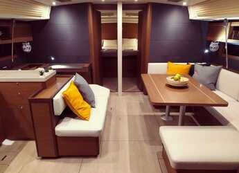 Rent a sailboat in Nidri Marine - Oceanis 51.1