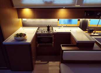 Rent a sailboat in Nidri Marine - Oceanis 51.1