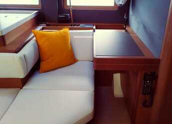 Rent a sailboat in Nidri Marine - Oceanis 51.1