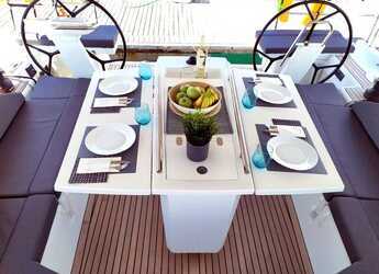 Rent a sailboat in Nidri Marine - Oceanis 51.1