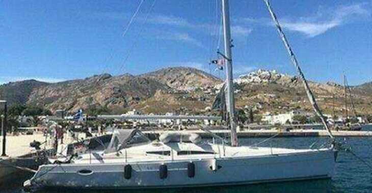 Rent a sailboat in Marina Zeas - Elan 384 Impression