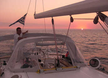 Chartern Sie segelboot in Marina Zeas - Elan 384 Impression