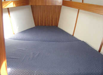 Chartern Sie segelboot in Marina Zeas - Elan 384 Impression