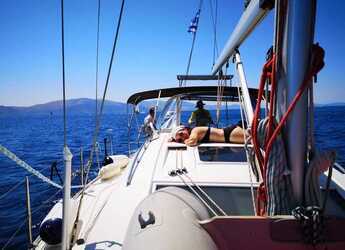 Chartern Sie segelboot in Marina Zeas - Elan 384 Impression