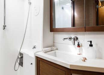 Rent a catamaran in Rhodes Marina - Lagoon 450 Flybridge