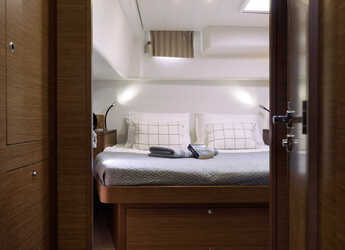 Rent a catamaran in Rhodes Marina - Lagoon 450 Flybridge