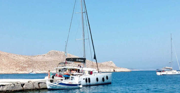 Rent a catamaran in Rhodes Marina - Lagoon 400 S2