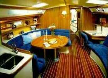 Rent a sailboat in Marina Porto Antico - Catalina 42