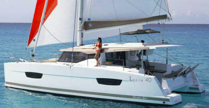 Rent a catamaran in Port of Mahe - Lucia 40