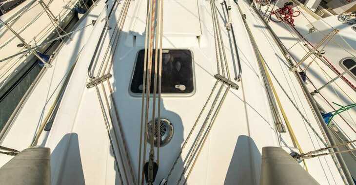 Rent a sailboat in Porto Avdira - Bavaria 36