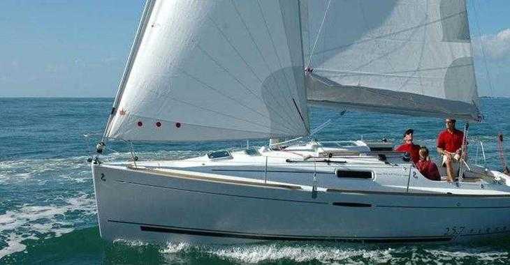 Rent a sailboat in Punat Port - First 25.7