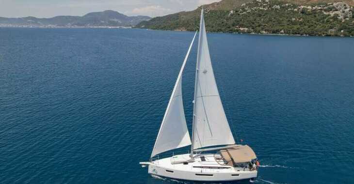 Rent a sailboat in Marmaris Yacht Marina - Sun Odyssey 410