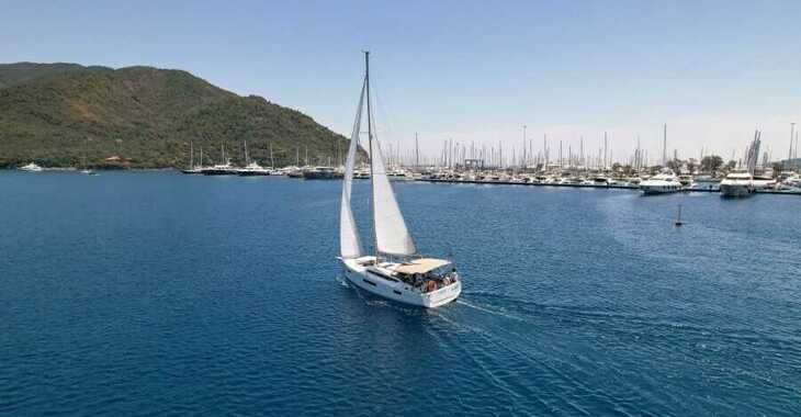 Chartern Sie segelboot in Marmaris Yacht Marina - Sun Odyssey 410